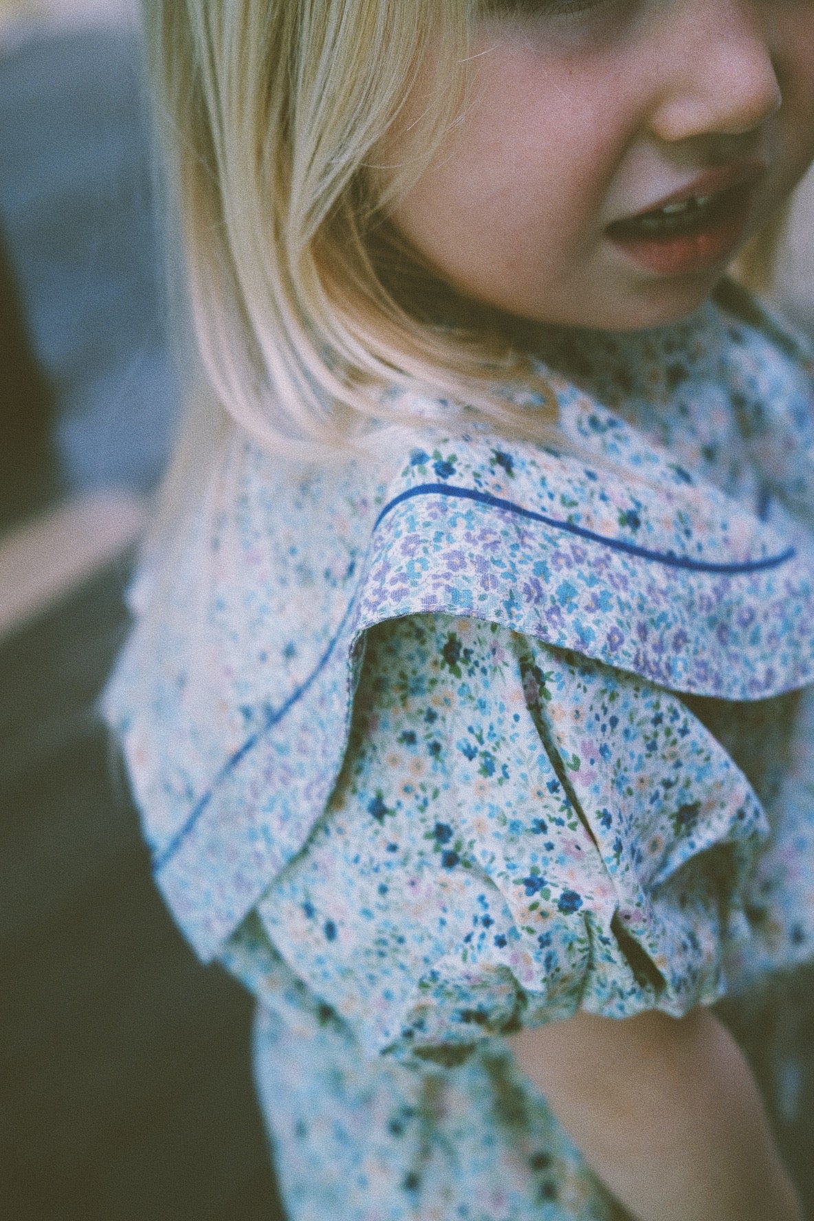 TINY FLOWERS BLOUSE