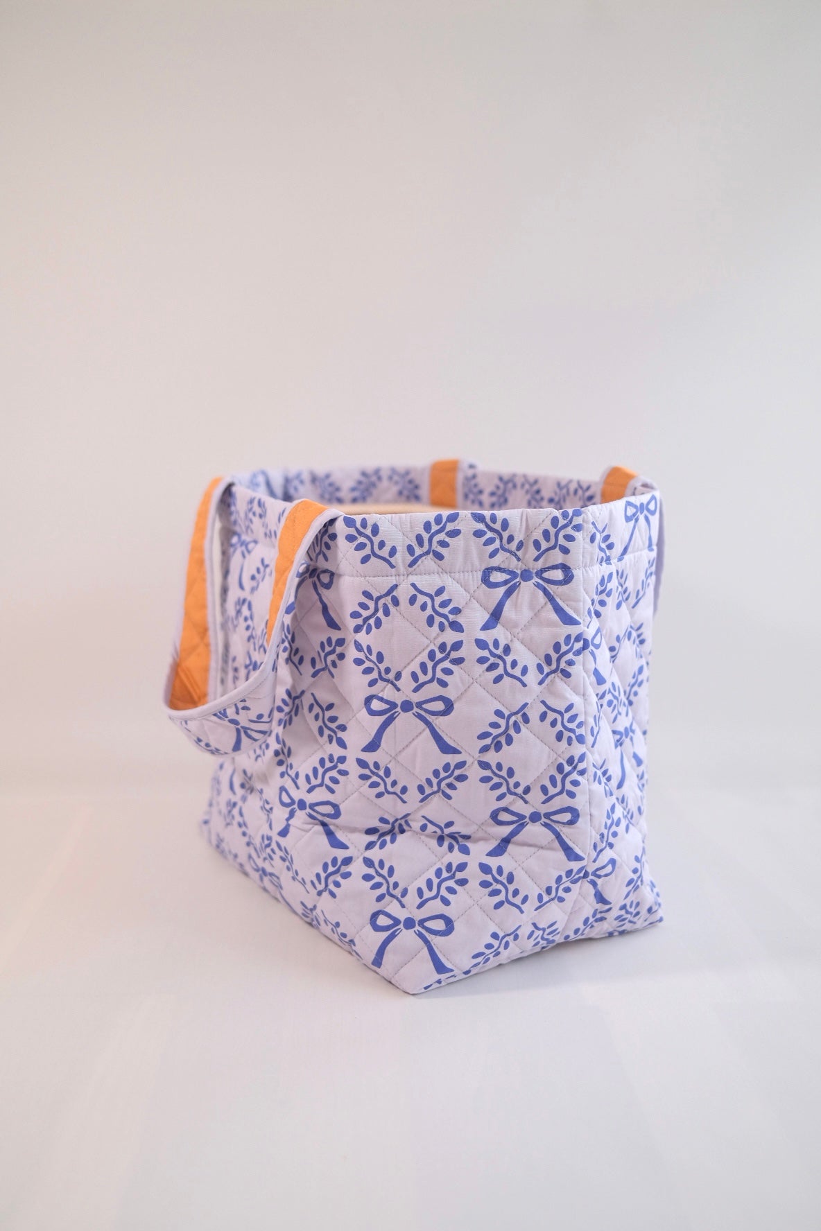 RIBBON TREE QUILT BAG