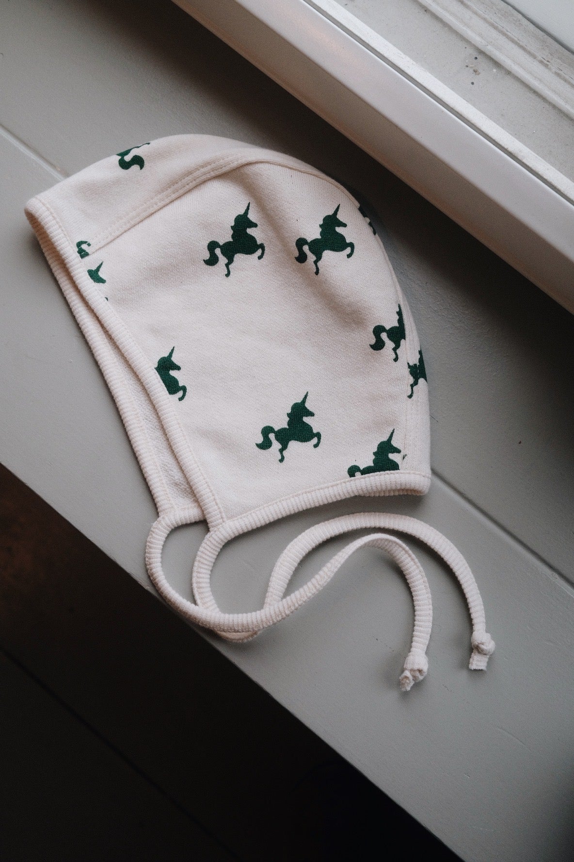 GREEN UNICORN BONNET