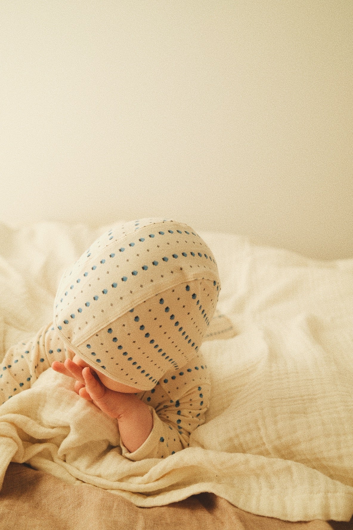 STRAWBERRY STRIPES BONNET