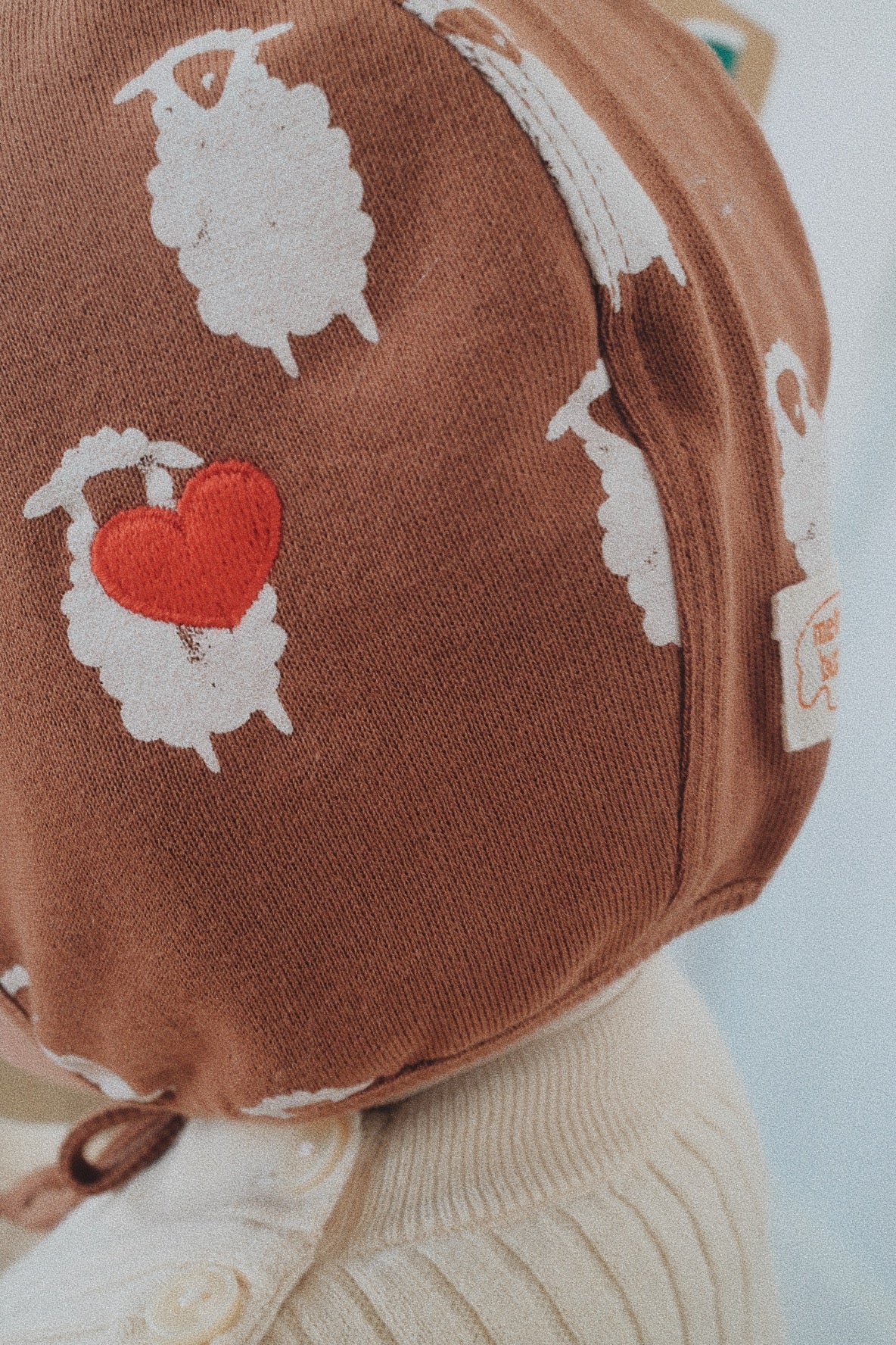 SHEEP BONNET