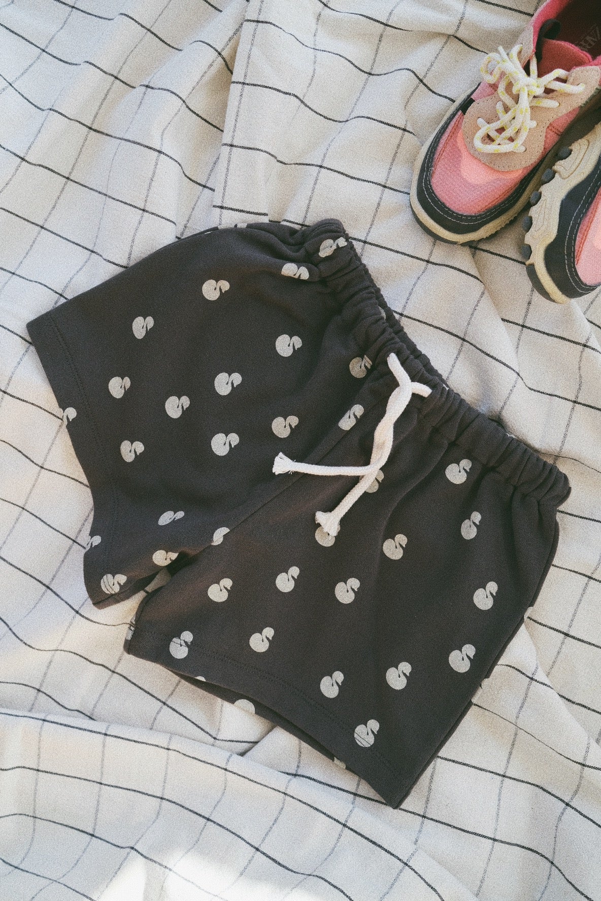 BLACK SWAN  SHORTS