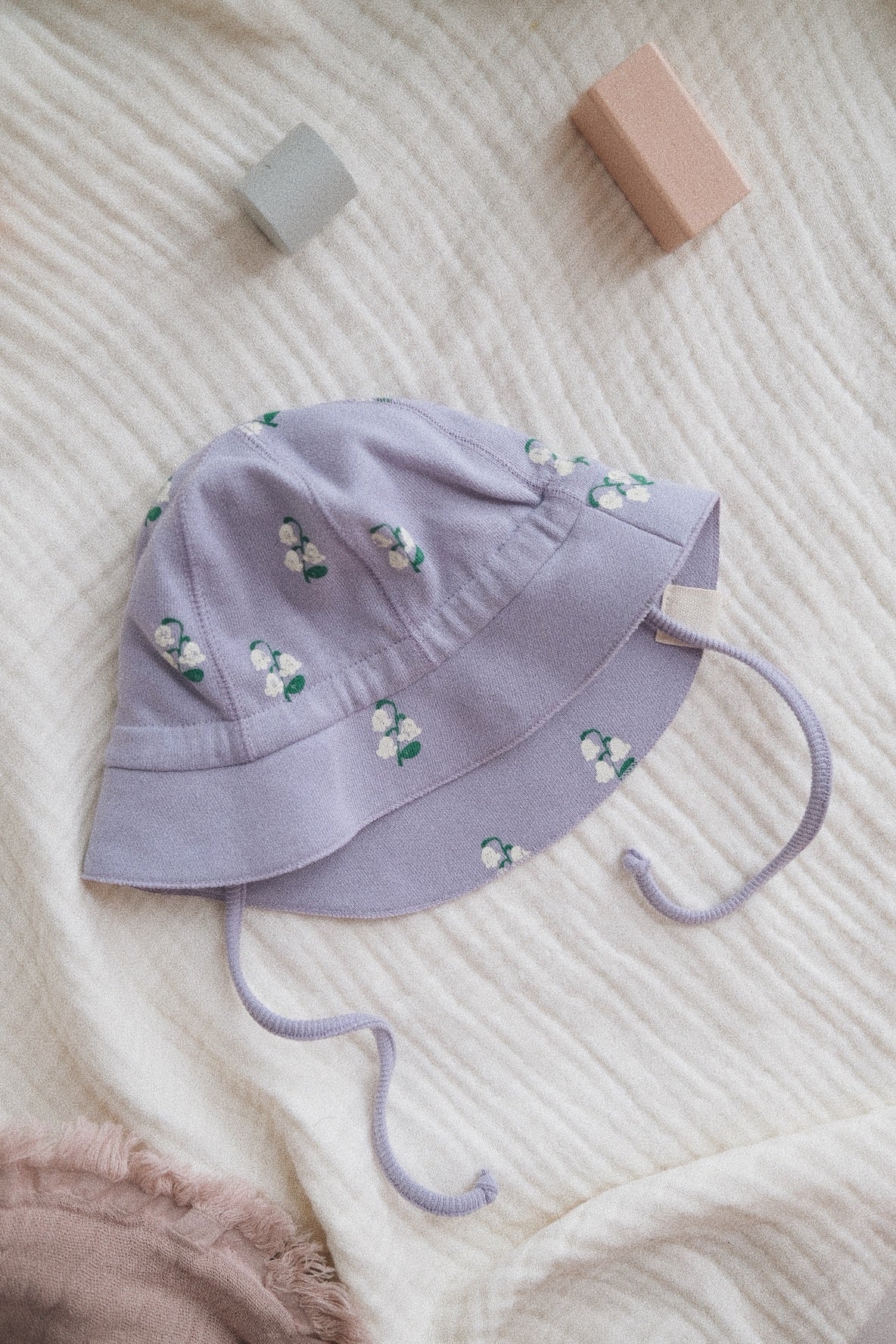 LILY OF THE VALLEY SUN HAT Ivory Purple リリー オブ ザ バレー サンハット アイボリー パープル 着用イメージ 3
