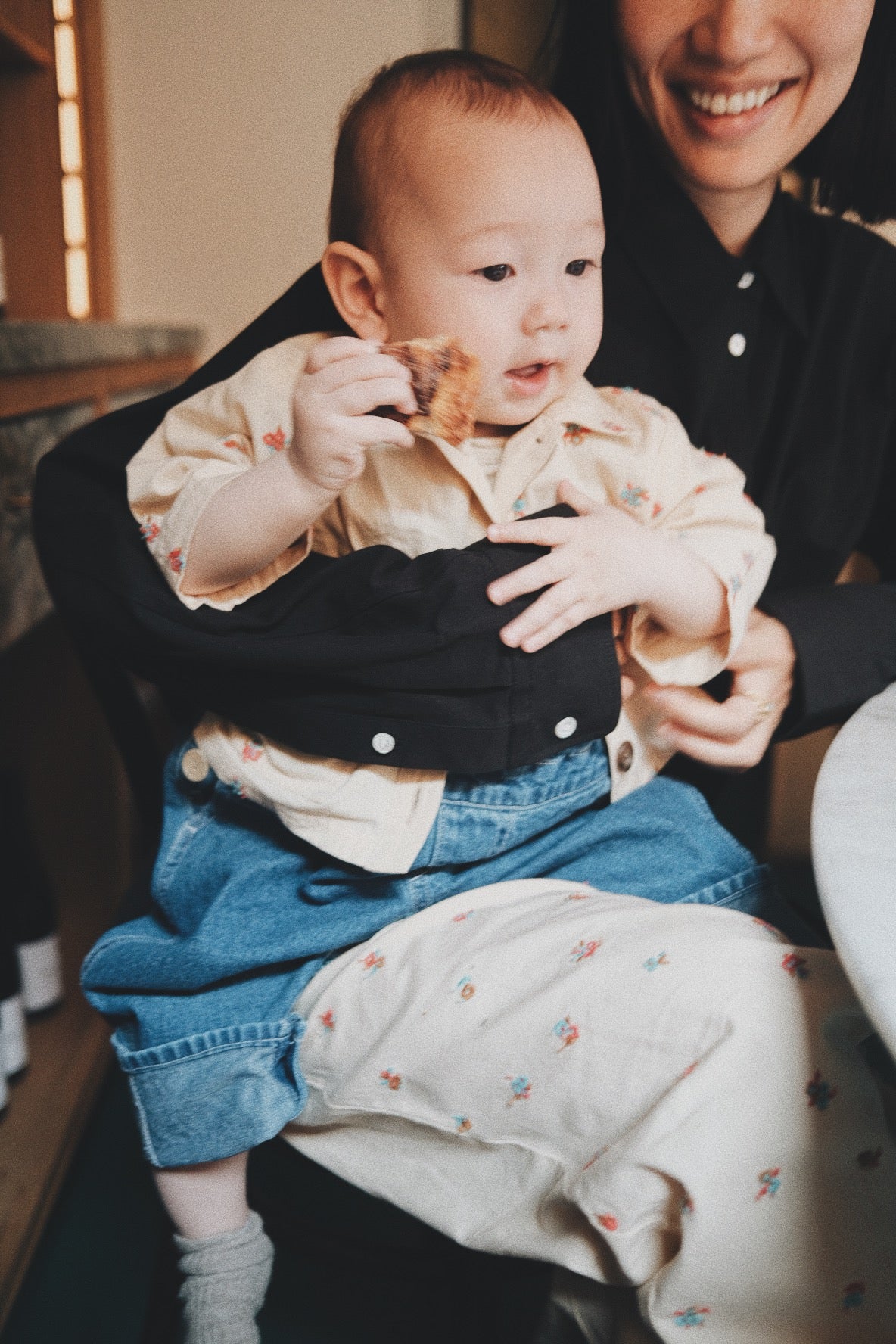 大人　パンツ　着用　イメージ　写真