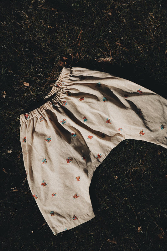 パンツ　イメージ写真　正面