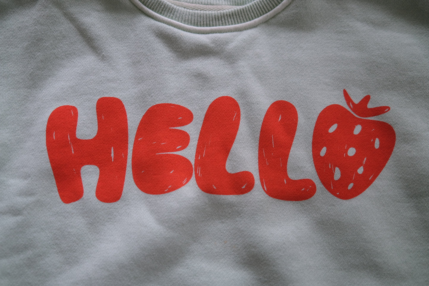 STRAWBERRY SWEATSHIRT